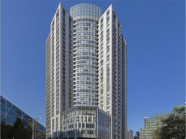 临淄钢质大玻璃消防门安装